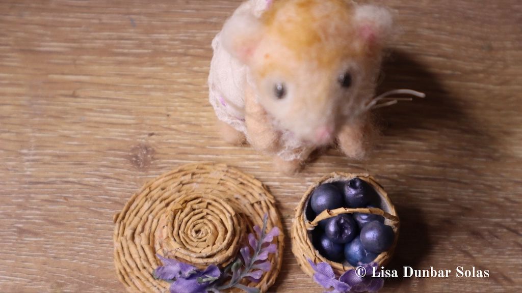 Making mini blueberries, a felted mouse & an artist date inspired by Brambly Hedge